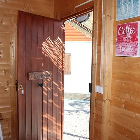 Cabanas Caudiel 公寓 *